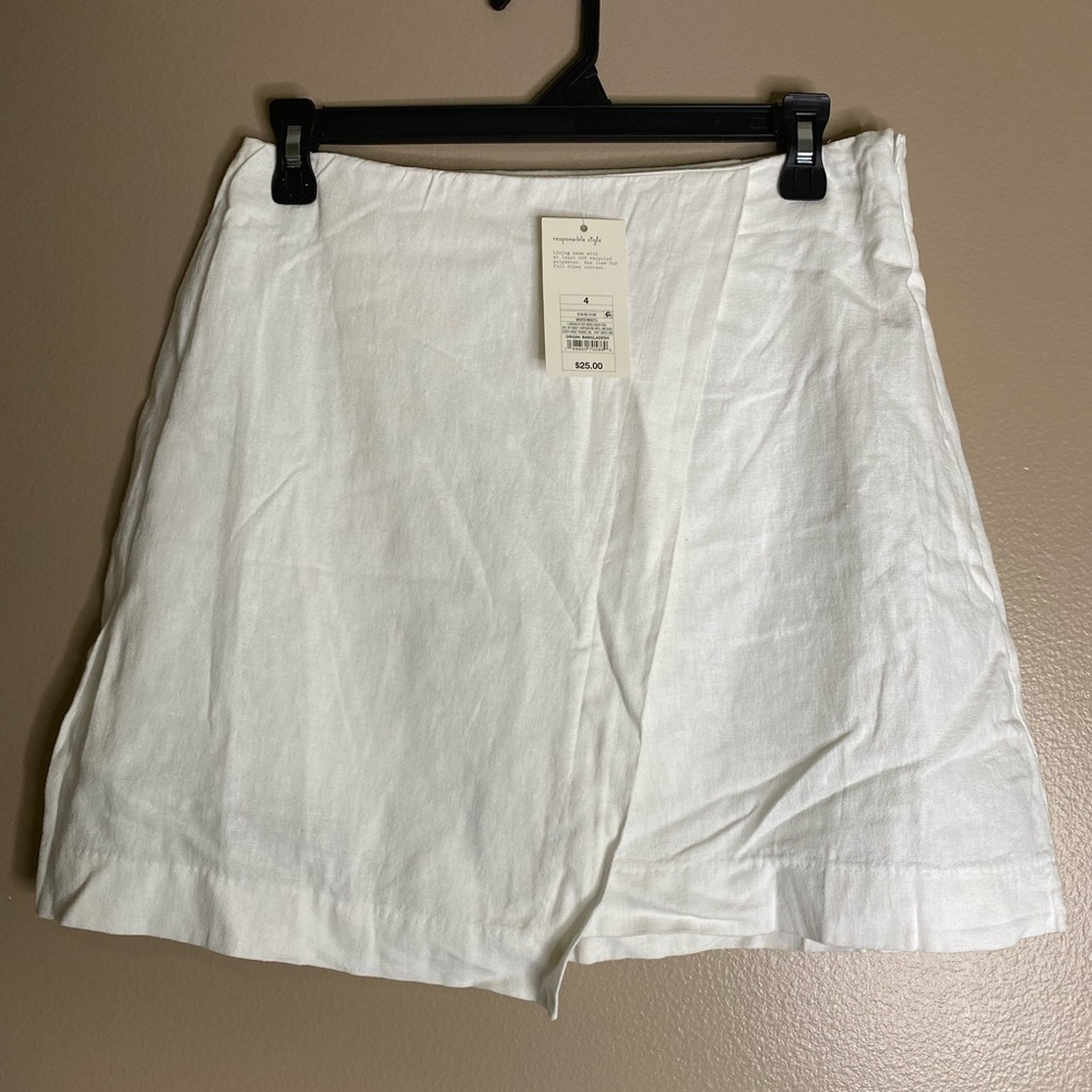 A New‎ Day White Skort